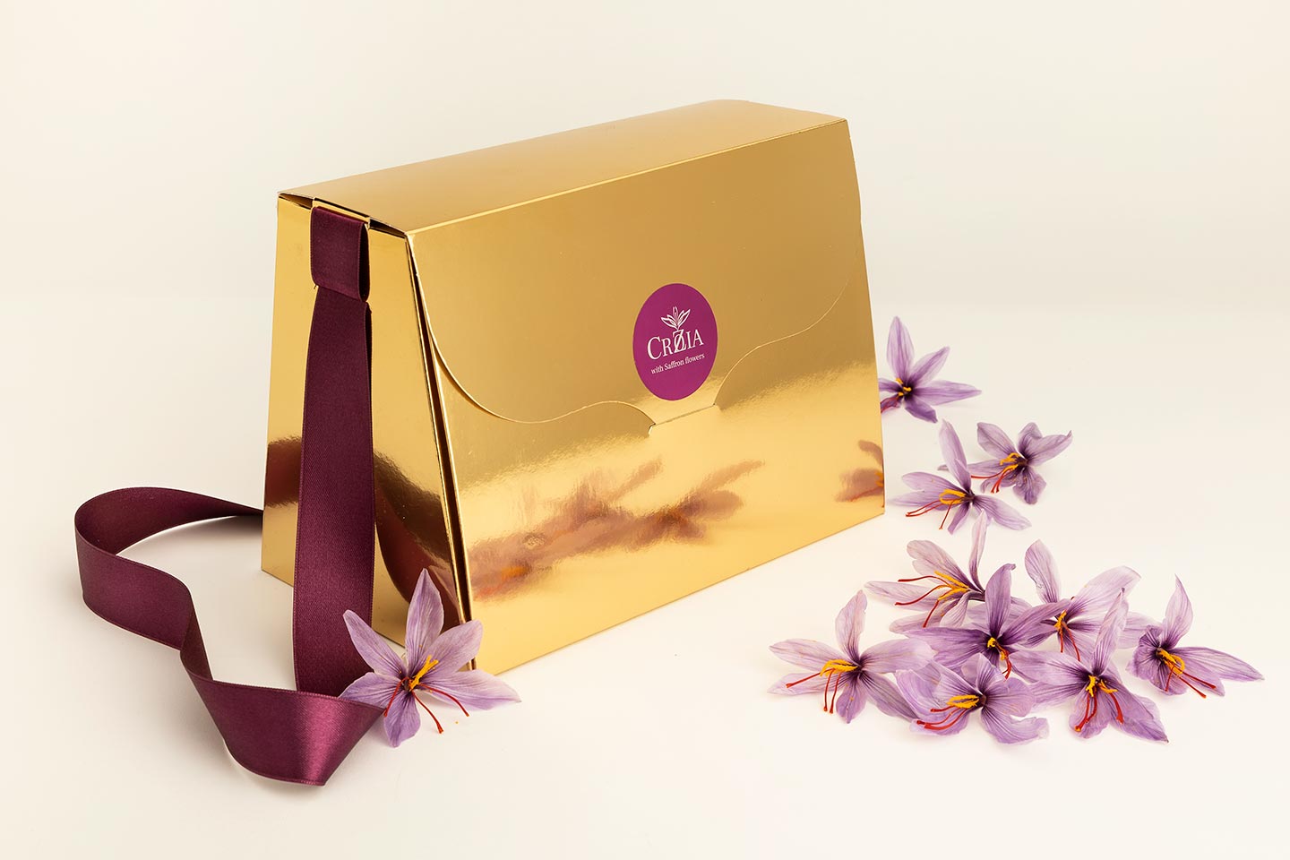 Luxury Gold bag from Crozia/ Златна чанта Crozia- цялостна грижа за лице