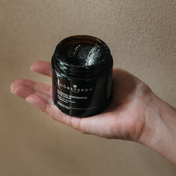 Glowing restorative face scrub/ Възстановяващ скраб за сияйна кожа