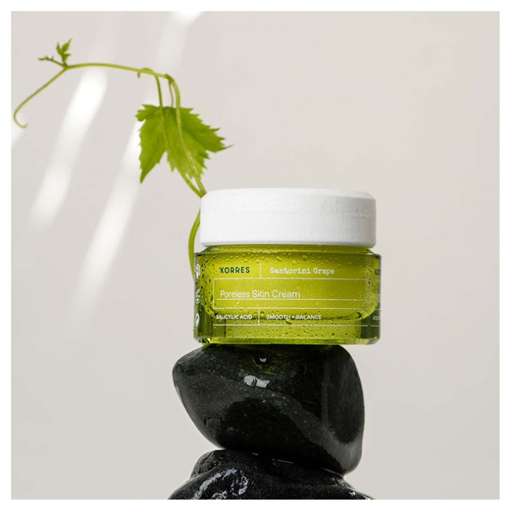 Santorini Grape Poreless Skin Cream/ Дневна крем-емулсия с хидратиращ и матиращ ефект